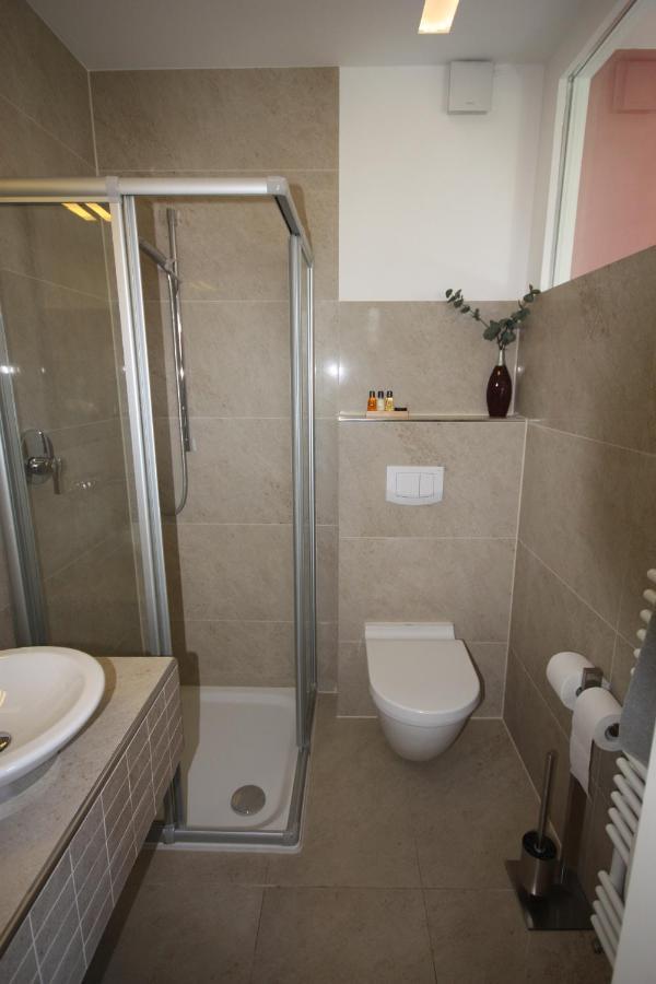 Hotel Haus Berger Кьолн Екстериор снимка